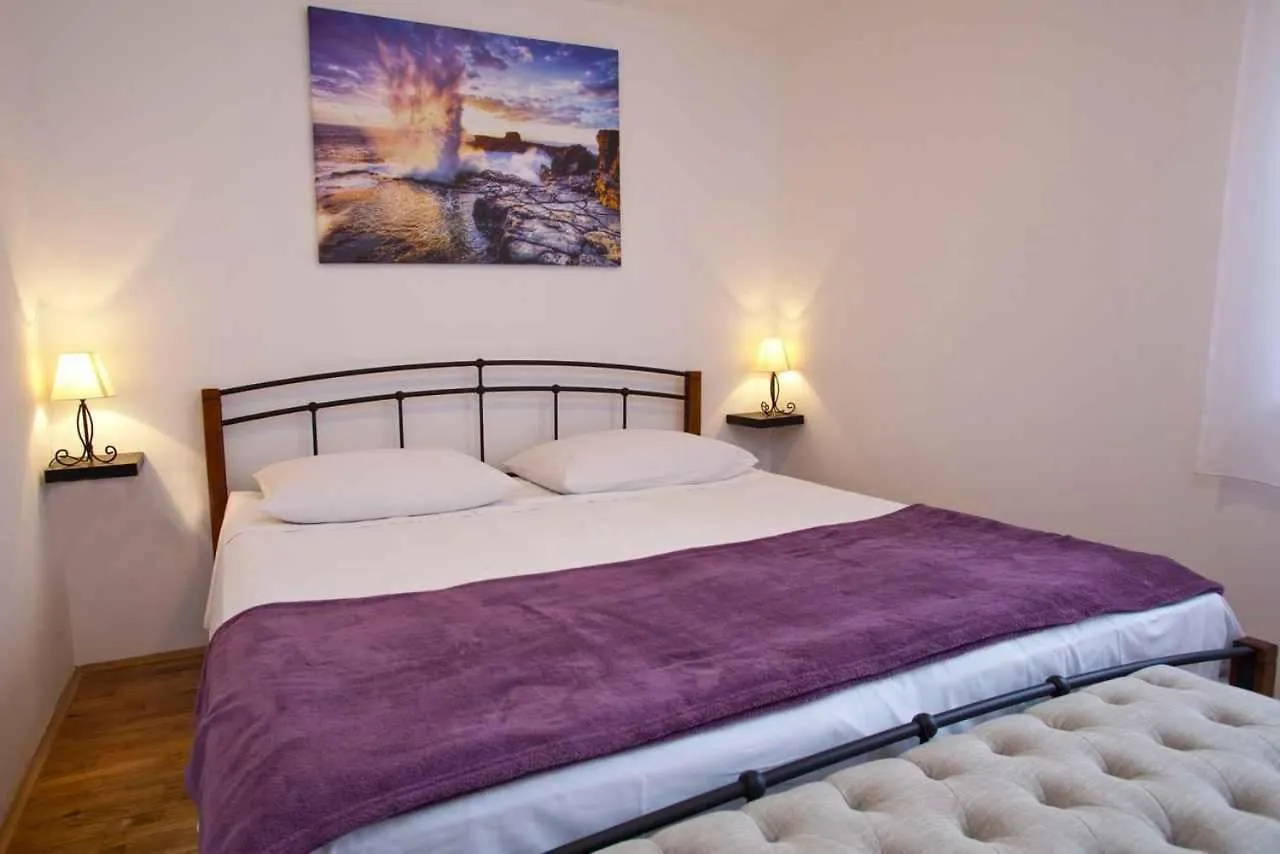 Apartment In Vrbnik - Insel Krk 36848
