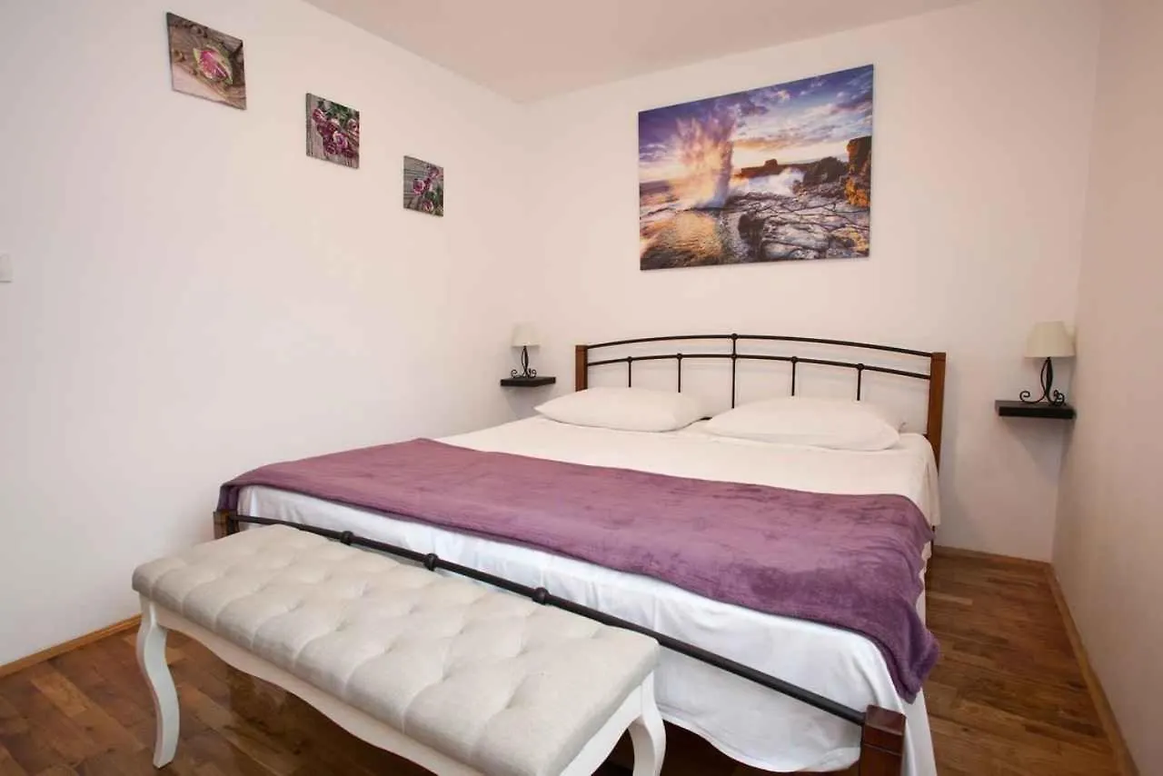 Apartment In Vrbnik - Insel Krk 36848